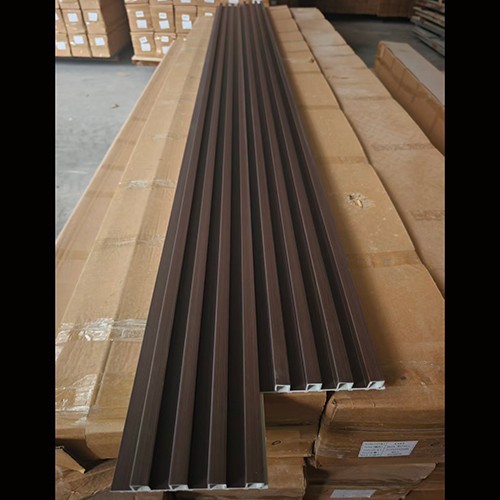 Bord kompost tal-polimeru tal-injam